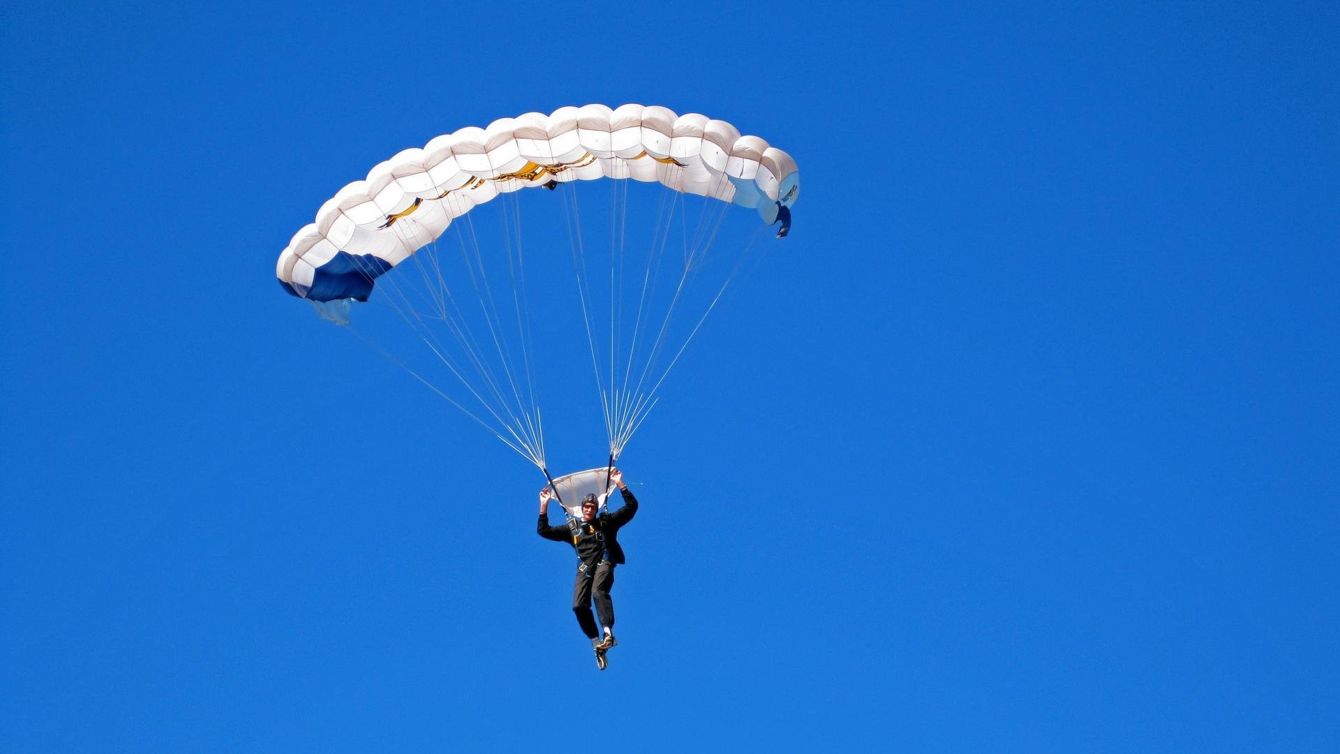 篮球教研组成立推进教学改革完善基础训练课程体系，篮球教研活动