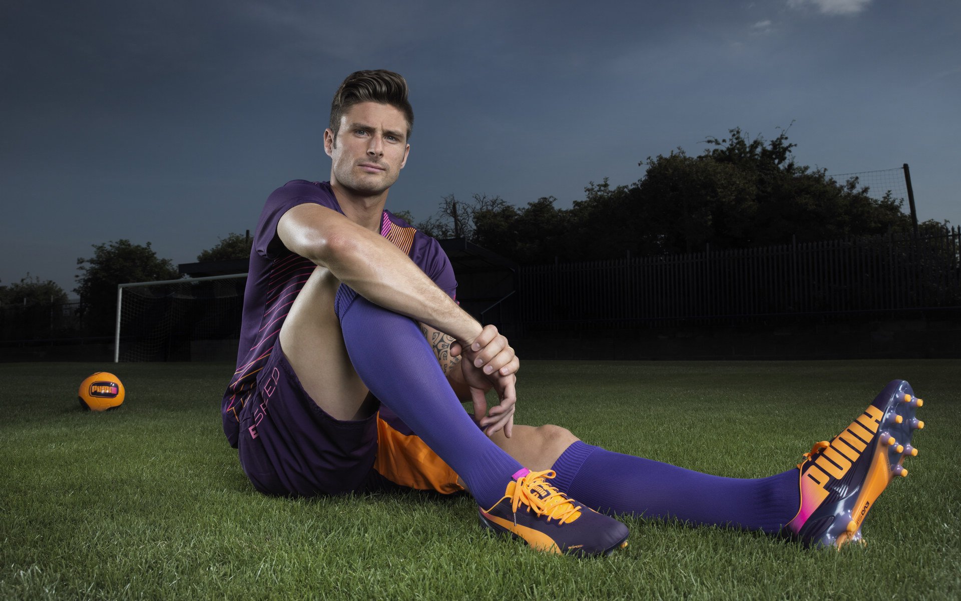 爵士勇猛表现，米切尔多次投中“全场最佳”三分！，爵士队米切尔伤势